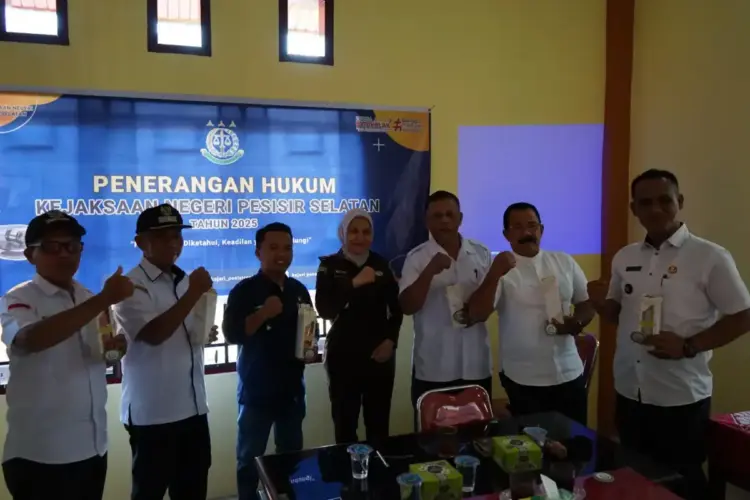 Kejari Pesisir Selatan Sosialisasi Aplikasi Laksa Garda Desa 1 Kejari Pesisir Selatan Sosialisasi Aplikasi Laksa Garda Desa