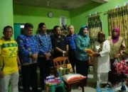 Tujuh Lansia Terima Bantuan Sembako dan Sandang