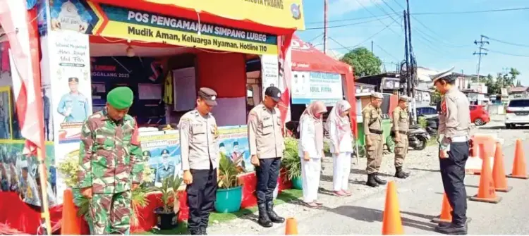 Libur Lebaran, Pelayanan Kesehatan Pospam Layani 31 Pasien 1 LAYANAN KESEHATAN— Pos Pengamanan (Pospam) Kota Padang yang berdiri di sejumlah titik, melayani sebanyak 31 pasien selama libur Lebaran Idul Fitri 1446 Hijriah.