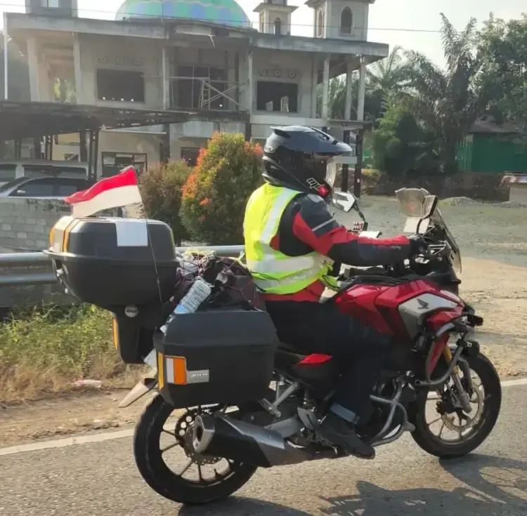 #Cari_Aman saat Touring ala Menara Agung 1 SAFETY-Pengendara menerapkan #Cari_Aman saat touring.