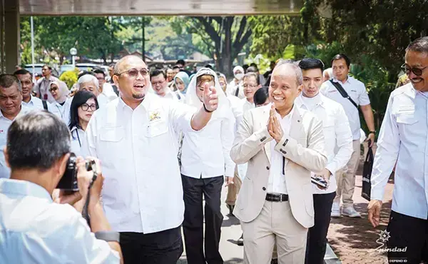 Andre Rosiade Minta DEFEND ID Tingkatkan TKDN hingga 50% 1 KUNJUNGAN KERJA RESES— Wakil Ketua Komisi VI DPR RI Andre Rosiade, saat melakukan Kunjungan Kerja Reses Komisi VI DPR RI di PT Pindad, di Grha Pindad, Bandung, beberapa waktu lalu.