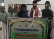 Sabar AS Dianugerahi Gelar Bapak Tahfidz Pasaman