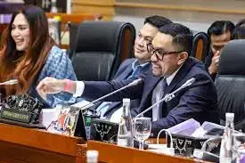 Aliran Dana Korupsi 2024 Mencapai Rp 984 T, Sahroni: Balikin Duitnya ke Negara Sebanyak Mungkin! 1 Wakil Ketua Komisi III DPR Ahmad Sahroni.