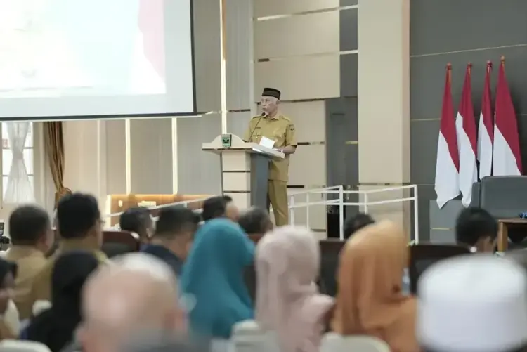 Musrenbang RKPD Sumbar 2026, Wamendagri: Sumbar Diminta Lebih Fokus Atasi Kemiskinan 1 MUSRENBANG RKPD— Gubernur Sumatera Barat (Sumbar), Mahyeldi Ansharullah, saat jadi pembicaran Musrenbang RKPD Provinsi Sumbar Tahun 2026 di Auditorium Istana Gubernuran, Selasa (15/4).
