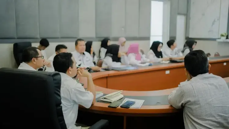 RAPAT KOORDINASI— Wakil Bupati Solok Candra, saat menghadiri Rapat Koordinasi Rencana Induk Nasional.