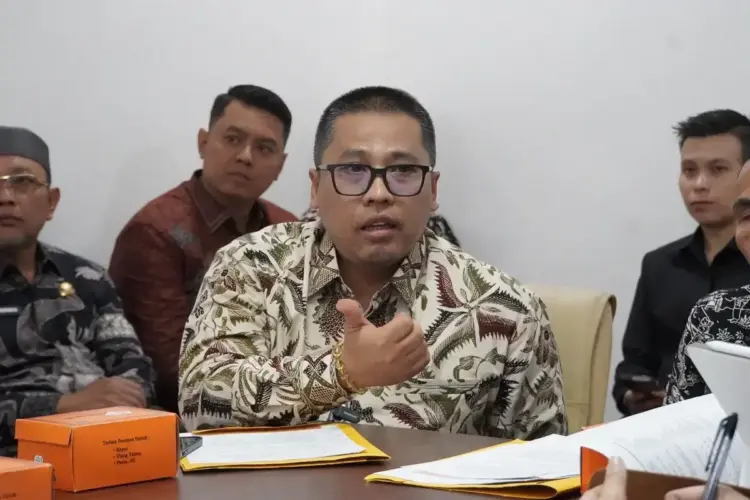 Audiensi dengan Pedagang, Hendri Arnis: Pasar Bukan Sekadar Jual Beli, Tapi Ikon Ekonomi Rakyat 1 Hendri Arnis