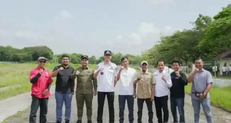 Siapkan Event Nasional Kejuaraan Otomotif, Wali Kota Sawahlunto Tinjau Infrastruktur Road Race Kandi 1 SIRKUIT ROAD RACE— Wali Kota Sawahlunto Riyanda Putra dan Wakil Wali Kota Jeffry Hibatullah meninjau sirkuit road race Kandi bersama IMI Sumbar.
