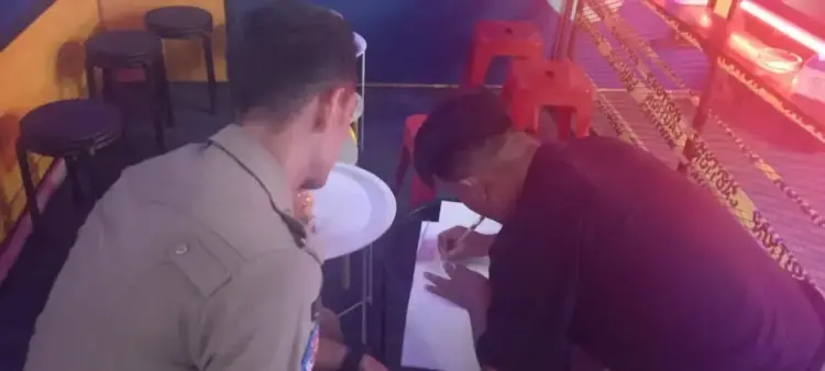 Pengusaha Kafe Diimbau Taati Aturan Perda 1 PENDATAAN KAFE— Wako dan Wawako Payakumbuh bersama forkopimda saat mendata kafe yang beroperasi di Kota Payakumbuh.