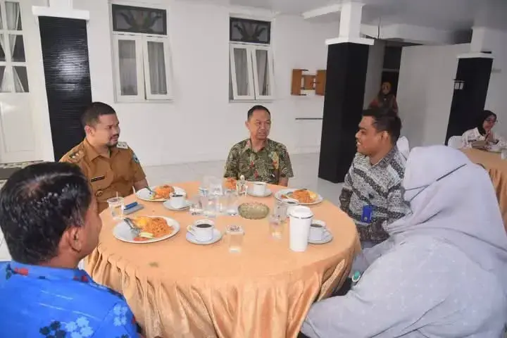 Terkait Program Pencegahan Narkoba, Wawako Jeffry Hibatullah Minta Saran BNN 1 DIALOG—Wawako Jeffry Hibatullah terlibat dialog dengan jajaran pimpinan BNN Kota Sawahlunto.