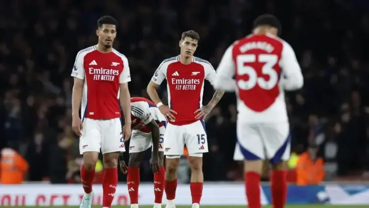 Arsenal Ditahan Imbang oleh Crystal Palace, Memastikan Liverpool Diambang Juara Premier League 1 KECEWA BERMAIN IMBANG— Arsenal ditahan imbang Crystal Palace dalam Premier League pekan ke-34 di Emirates Stadium, London, Inggris, Kamis (24/4) dini hari WIB.