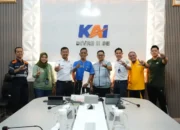 KAI Divre II Sumbar Beri Penghargaan Petugas Kebersihan Stasiun yang Selamatkan ODGJ dari Percobaan Bunuh Diri