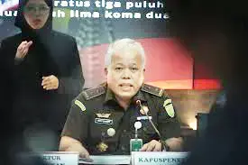 Kejagung Geledah Rumah Hakim Ali Muhtarom, Temukan Rp 5,5 Miliar di Bawah Kasur 1 emberikan keterangan--Kapuspenkum Kejagung Harli Siregar saat memberikan keterangan kepada awak media di Jakarta.
(Puspenkum Kejagung).