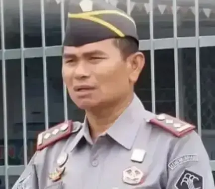 82 WBP Rutan Kelas IIB Lubuk Sikaping Terima Remisi Lebaran 1 Resman Hanafi
(Kepala Rutan Kelas II B Lubuk Sikaping)