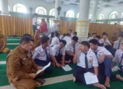 Pelajar di 68 SMP Negeri dan Swasta Wajib Ikuti Shalat Berjamaah, Sekolah Diminta Sediakan Buku Kontrol Kegiatan Ibadah
