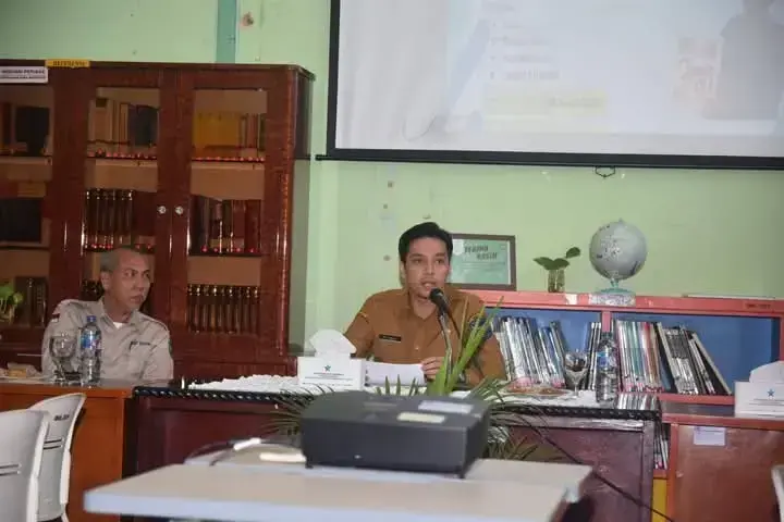 wako sawahlunto riyanda saat membuka bimtek membaca nyaring di perpustakaan