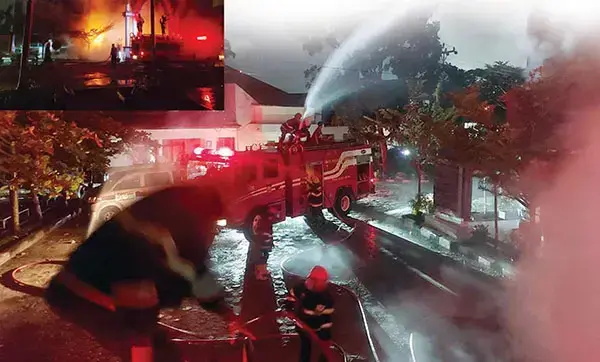 Polisi Bawa CCTV di Gedung FKM Unand, Unand Bentuk Tim Teknis Independen dan Investigasi 1 03 Fakultas Kedokteran Unand Terbakar