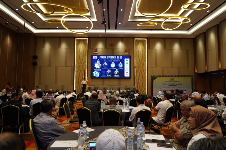 Sumbar Dorong Investasi Digital Berbasis Energi Bersih Lewat Forum Investasi 2025 1 Forum Investasi 2025— Masyarakat Ketenagalistrikan Indonesia (MKI) sukses memprakarsai acara Forum Investasi 2025 di The ZHM Premiere Hotel Padang pada Rabu (21/5).