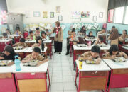 Temukan 17 Kasus Keracunan di 10 Provinsi, BPOM: Program MBG Terkendala Dapur Tak Standar