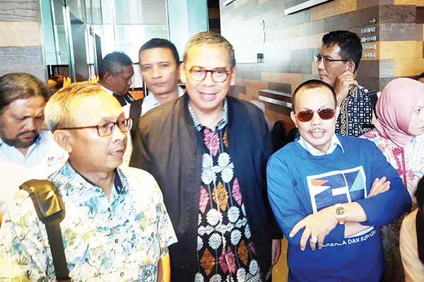 Dinilai Berpotensi Turunkan Kualitas Layanan Kesehatan, Forum Jamsos Tolak Rencana KRIS Satu Ruang Perawatan 1 IMPLEMENTASI KRIS— Ketua IHII Saepul Tavip, Ketua FJSPB Jusuf Rizal dan Ketua DJSN, Nunung Nuryantono usai acara diskusi rencana implementasi KRIS satu ruang perawatan.