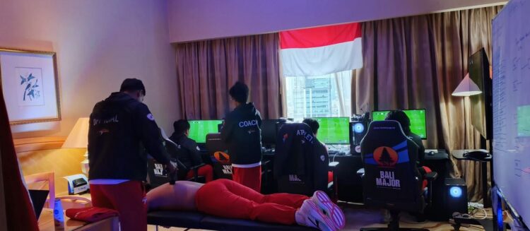 Pelatnas 7 Bulan di Hotel Bintang Lima, Timnas Esports Bertekad Ciptakan Banyak Rekor Baru di SEA Games 2025 1 PELATNAS— Timnas Esports Indonesia tengah menjalani Pelatnas menuju SEA Games 2025 di hotel bintang lima sejak 11 Mei hingga 7 bulan ke depan.