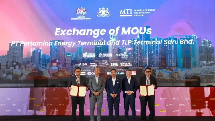 Pertamina Jalin Kerja Sama Energi Hijau dengan Malaysia 1 MoU--Penandatanganan nota kesepahaman alias Memorandum of Understanding (MoU) PET dan TLPT di acara Johor–Singapore Special Economic Zone (JS-SEZ) Forum.