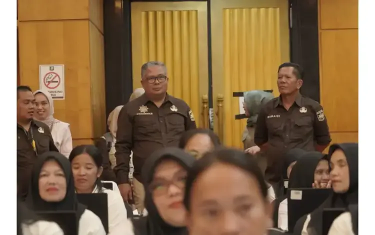 271 Calon PPPK Solsel Ikuti SKT 1 SELEKSI KOMPTENSI TEKNIS— Peserta mengikuti Seleksi Kompetensi Teknis (SKT) pengadaan Pegawai Pemerintah dengan Perjanjian Kerja (PPPK) Kabupaten Solok Selatan Tahap 2 Tahun 2024.