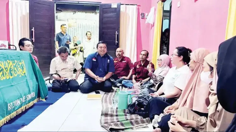 Warga Banyuwangi jadi Korban TPPO Tewas di Kamboja, Ketua Komisi XIII DPR Dorong Penguatan Sistem Imigrasi 1 PEMULANGAN JENAZAH— Kementerian Luar Negeri (Kemlu) melalui KBRI Phnom Penh memulangkan jenazah pekerja migran Indonesia (PMI) Rizal Sampurna.