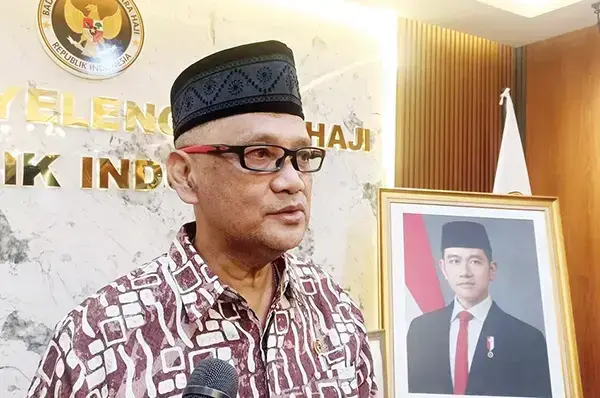Puluhan Jamaah Non-Visa Haji Diamankan sebelum Terbang, Ada yang Lolos sampai Saudi 1 BERI KETERANGAN— Kepala Badan Penyelenggara (BP) Haji Mochammad Irfan Yusuf memberikan keterangan kepada awak media di Jakarta, Selasa (6/5).