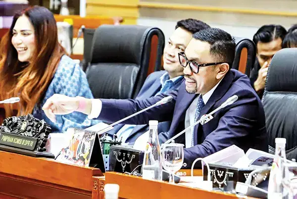 Heboh Grup Facebook Penyuka Hubungan Inses, Sahroni Minta Polri dan Komdigi Tindak Tegas Pengelolanya 1 Wakil Ketua Komisi III DPR Ahmad Sahroni.