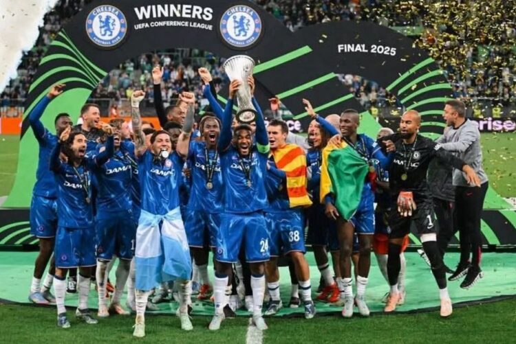 Bungkam Real Betis di Laga Final UEFA Conference League, The Blues jadi Klub Pertama yang Menjuarai Semua Kompetisi UEFA 1 SELEBRASI— Chelsea selebrasi kemenangan atas Real Betis di Arena Tarczynski Wroclaw, Polandia, Kamis (29/5).