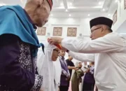 348 Calon Haji Bukittinggi Dilepas, Termuda Berusia 18 Tahun dan Tertua 86 Tahun