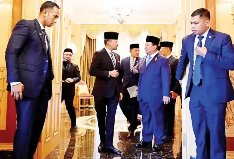 PERTEMUAN— Presiden Prabowo Subianto menggelar pertemuan dengan Sultan Hassanal Bolkiah di Istana Nurul Iman, Brunei Darussalam, Rabu (14/5).