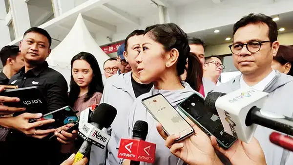 Temui Menaker Pekan Depan, Menkomdigi Meutya Hafid Bahas Gelombang PHK di Industri Media 1 WAWANCARA— Menteri Komunikasi dan Digital, (Menkomdigi), Meutya Hafid di Stadion Utama Gelora Bung Karno (SUGBK), Jakarta Pusat, Jumat (11/4).