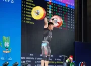 Kembali Pertajam Rekor Dunia Miliknya, Rahmat Erwin Abdullah Sapu Bersih 3 Emas di Kejuaraan Asia Angkat Besi 2025