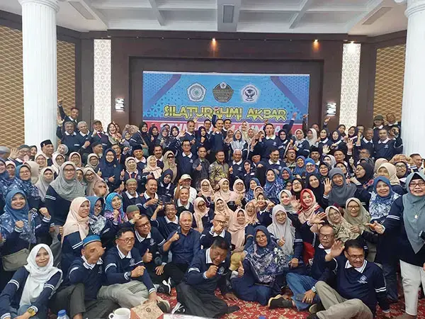 Alumni STHM-FH UMSB Dukung Ramlan Maju Calon Gubernur Sumbar 1 DUKUNGAN— IKA STHM-FH UMSB menyatakan dukungannya untuk Wako Bukittinggi, Ramlan Nurmatias untuk maju pada Pilgub Sumbar tahun 2029 mendatang.