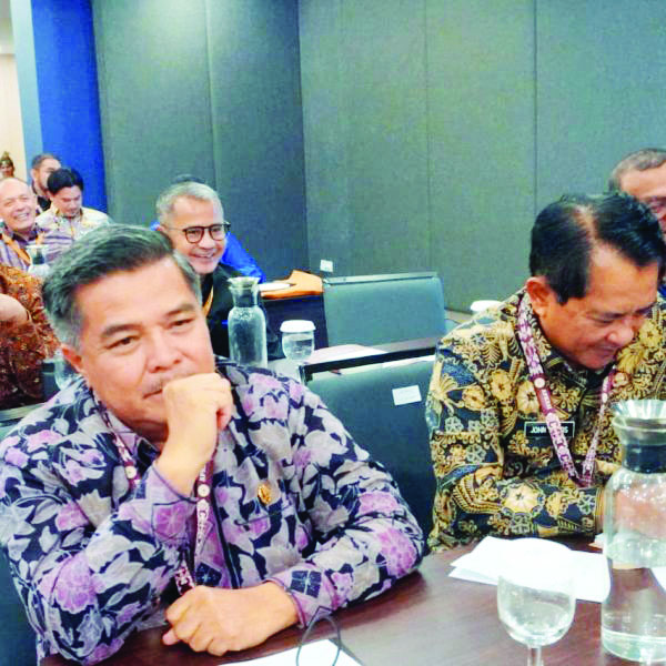 Bupati Agam Ikuti Munas VI APKASI di Minahasa Utara 1 MUNAS APKASIā Bupati Agam, Benni Warlis mengikuti Musyawarah Nasional (Munas) VI Asosiasi Pemerintah Kabupaten Seluruh Indonesia (APKASI), di Kabupaten Minahasa Utara, Provinsi Sulawesi Utara, 29-31 Mei 2025.