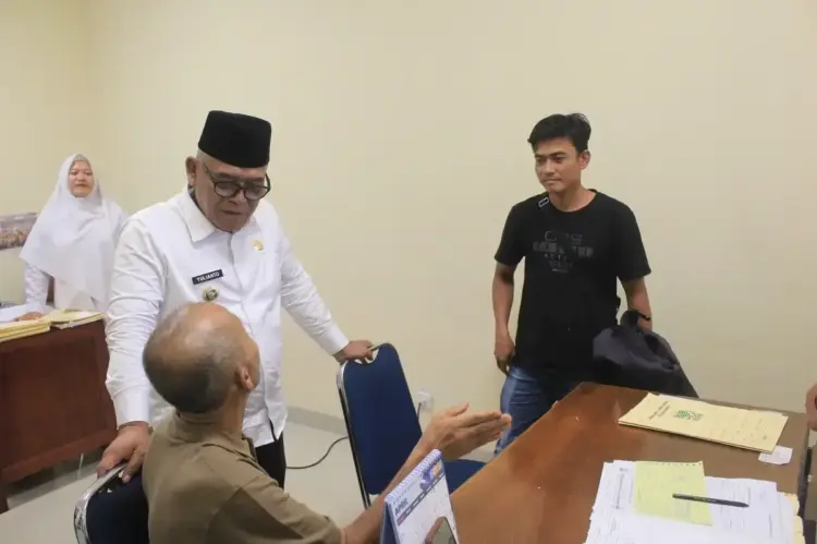 Sidak RSUD Pasbar, Bupati Minta Pelayanan harus Lebih Maksimal 1 Bupati Pasaman Barat Yulianto Sidak RSUD