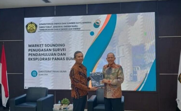Berbagi Kisah Sukses Investasi di Pasaman, Sabar AS Berikan Testimoni di Kementerian ESDM RI 1 APRESIASI— Bupati Pasaman Sabar AS mendapatkan apresiasi dari Kementerian Energi dan Sumber Daya Mineral (ESDM) RI atas keberhasilan dalam membangun iklim investasi di Kabupaten Pasaman.