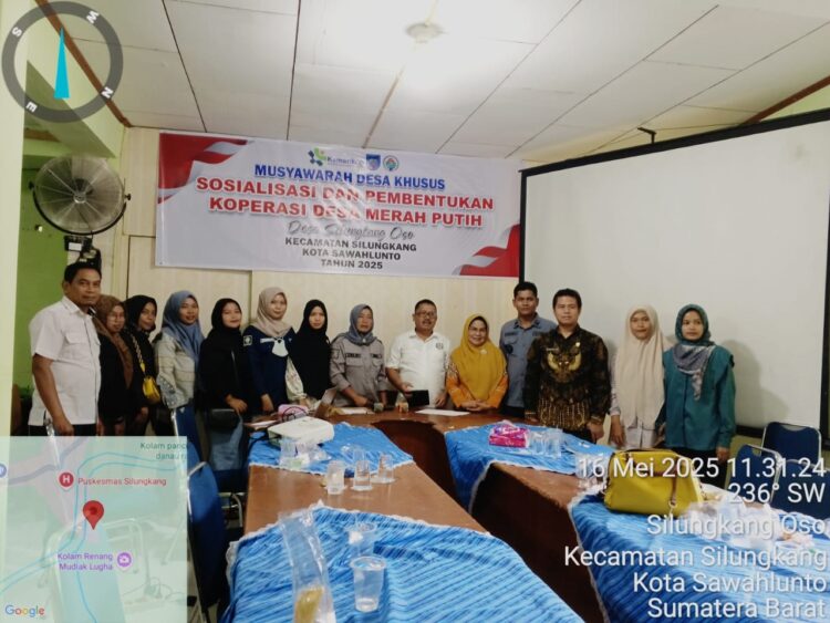 Bentuk Koperasi Merah Putih, Desa Silungkang Oso Gelar Musdes 1 FOTO BERSAMA—Pemerintah Desa Silungkang Oso usai menggelar Musyawarah
Desa (Musdes), foto bersama.