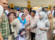 30 Jemaah Calon Haji Pasaman Barat Kloter 15, Dilepas Bupati Yulianto Menuju Embarkasi Padang