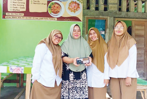 Dorong Pelaku Usaha Naik Kelas, Pemko Padang Bina 47.692 UMKM 1 PEMBINAAN PELAKU USAHA— Dinas Koperasi dan Usaha Kecil Menengah (Diskop UKM) Kota Padang terus melakukan pembinaan terhadap pelaku usaha dalam bentuk pembinaan.