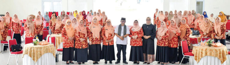 DWP Agam Angkat Tema Etika dan Kepribadian dalam Pertemuan Bulanan 1 PERTEMUAN BULANAN— Dharma Wanita Persatuan (DWP) Kabupaten Agam menggelar pertemuan bulanan di Balairung Rumah Dinas Bupati Agam, Jumat (16/5).