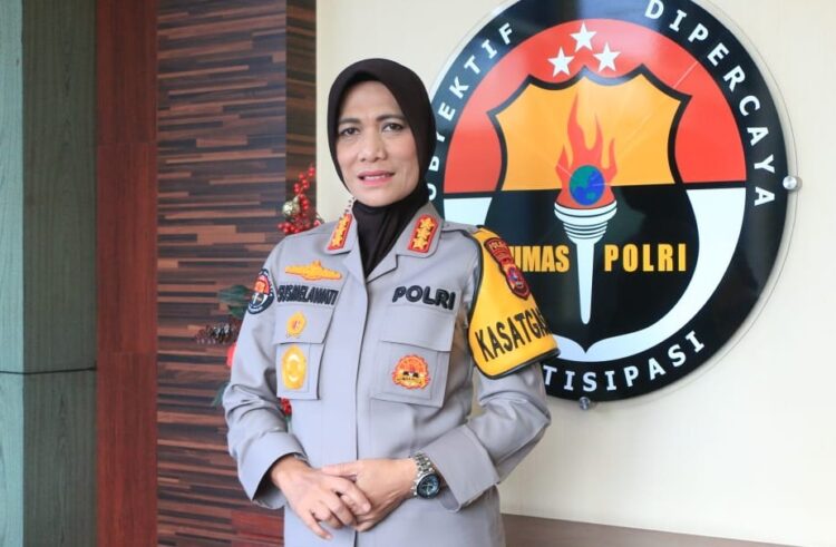 Meriahkan HUT Bhayangkara ke-79, Polda Sumbar Gelar Lomba Karya Tulis Kapolda Cup 2025 1 Kombes Pol
Susmelawati Rosya
Kabid Humas Polda Sumbar