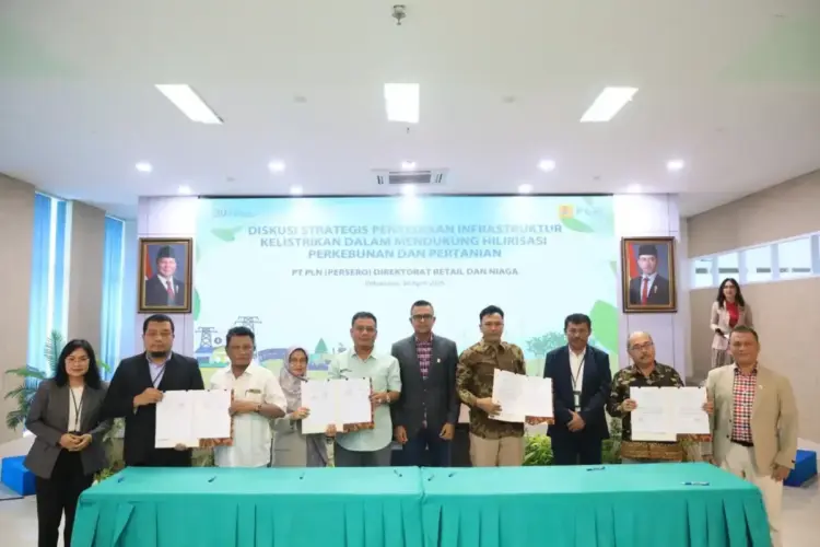 berkomitmen— PLN Unit Induk Distribusi (UID) Sumbar berkomitmen mendukung hilirisasi perkebunan dan pertanian, sebagaimana program pemerintah.
