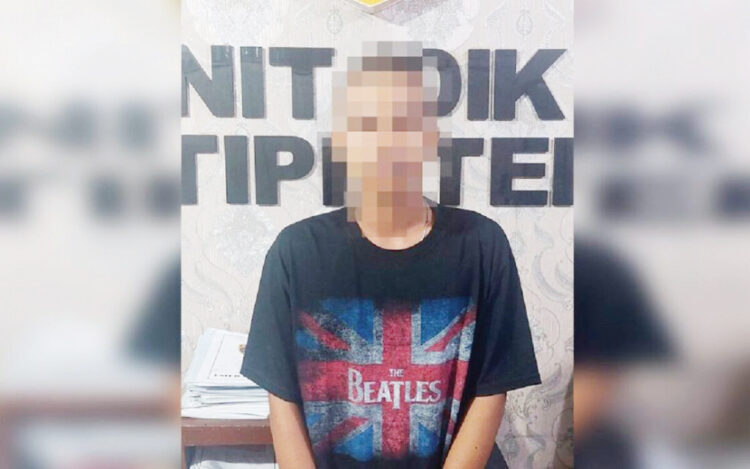 INTIP MANDI— Pelaku AS (20) ditangkap jajaran Satreskrim Polresta Padang gegara mengintip dan merekam wanita paruh baya yang sedang mandi.