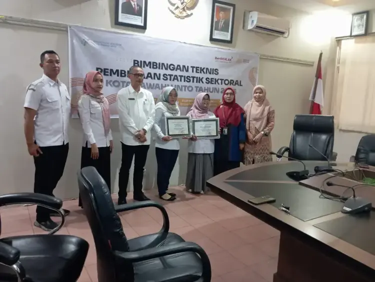 Dorong Penguatan Data Berkualitas di Sawahlunto, BPS Gelar BIMTEK Statistik Sektoral 2025 1 IKUTI—Kegiatan ini diikuti oleh perwakilan dari seluruh Organisasi Perangkat Daerah (OPD) di lingkungan Pemerintah Kota Sawahlunto.