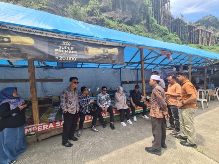 KUNJUNGAN JERJA--Komisi I DPRD Provinsi Sumatera Barat melakukan kunjungan kerja ke kawasan kelok 9.