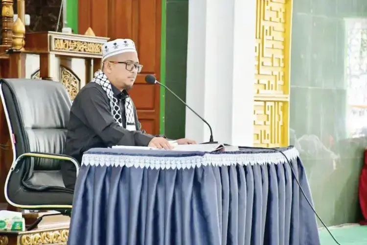 Korpri Agam Gelar Wirid Mingguan, Angkat Tema Keutamaan Mengunjungi Baitullah 1 WIRID MINGGUAN— Korpri Kabupaten Agam kembali menggelar wirid mingguan di Masjid Agung Nurul Falah, Lubuk Basung, Jumat (9/5). Kegiatan rutin tersebut dihadiri oleh jajaran ASN dan pegawai instansi pemerintah di lingkungan Pemkab Agam.