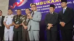 Lemhannas Tak Akan Kaji Usulan Pencopotan Gibran 1 BERIKAN KETERANGAN— Gubernur Lembaga Ketahanan Nasional (Lemhannas), Ace Hasan Syadzily di kantornya, Jakarta, Selasa (6/5).