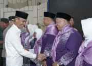 Wabup Lepas Keberangkatan 35 Jamaah Calon Haji Solok Selatan